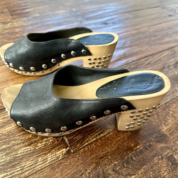 Free People Colbie Studded Wooded Clogs Black Leather Sz 5 - Picture 4 of 7